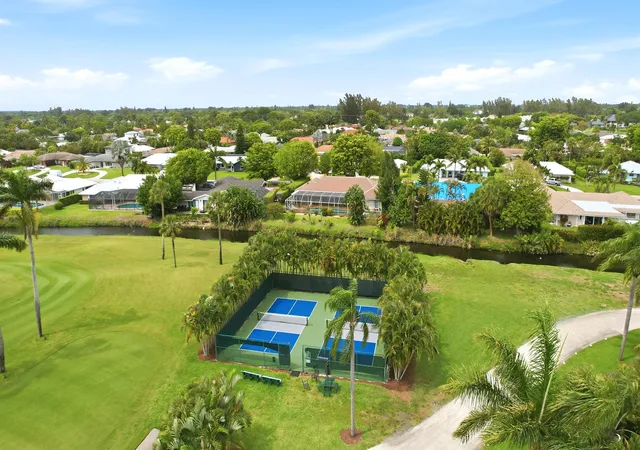 Homes for sale in Atlantis, FL | 324 Orange Tree Drive, Atlantis, FL 33462 | Houzeo