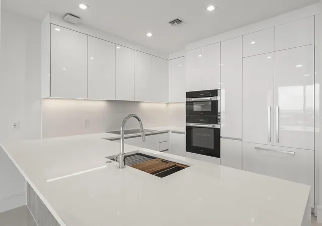 5th image of 220 Lake Shore Dr #1121, Lake Park, FL 33403 | MLS# B26012475