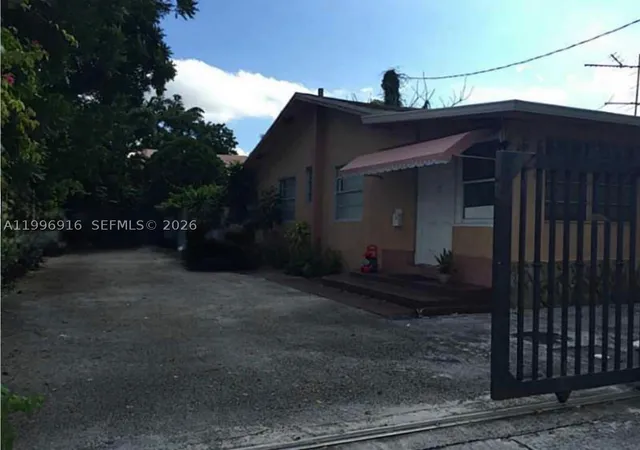 2nd image of 2528 Sw 16th St, Miami, FL 33145 | MLS# A11996916