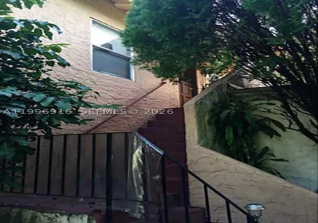 4th image of 2528 Sw 16Th St, Miami, FL 33145 | MLS# A11996916