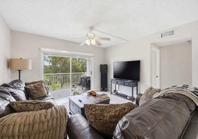Homes for sale in Hollywood, FL | 3800 Hillcrest Dr #310, Hollywood, FL 33021 | MLS# B26012537