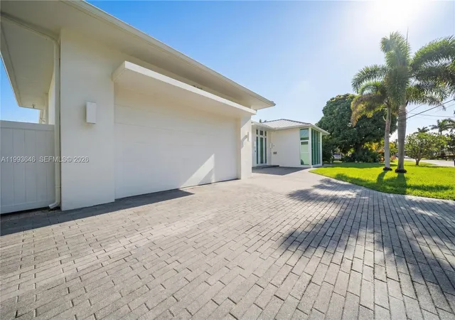 Homes for sale in Fort Lauderdale, FL | 2815 Ne 26Th Pl, Fort Lauderdale, FL 33306 | MLS# A11993646