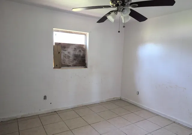 3rd image of 521 N 22nd St, Fort Pierce, FL 34950 | MLS# B26012603