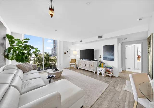 Photo 3 of Condo for sale at 4250 Biscayne Blvd #609, Miami, FL 33137 | MLS# A11993647 | Listing updated on 2026-10-07