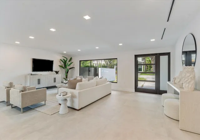 3rd image of 1032 Se 13Th Ter, Fort Lauderdale, FL 33316 | MLS# B26012701