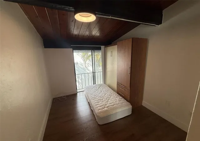 2nd image of 19428 Ne 26Th Ave, Miami, FL 33180