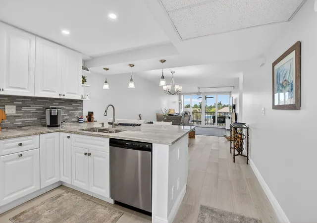 3rd image of 6 Royal Palm Wy, Boca Raton, FL 33432