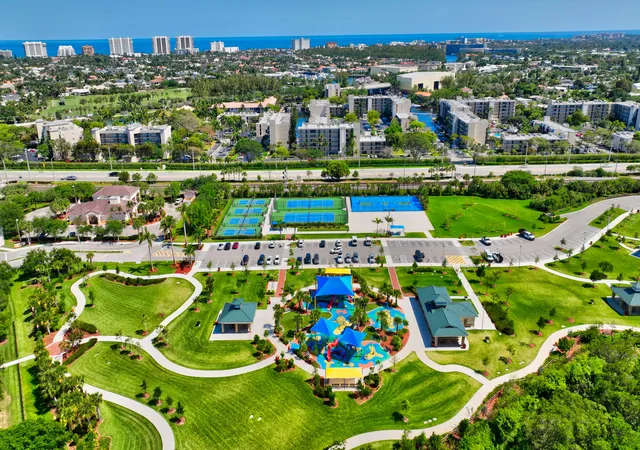 2nd image of 6 Royal Palm Wy, Boca Raton, FL 33432