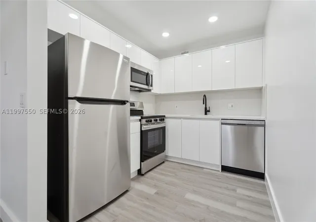 3rd image of 1301 Sw 134Th Way #213B, Pembroke Pines, FL 33027 | MLS# A11997550