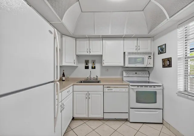 5th image of 7787 Golf Circle Dr #310-k, Margate, FL 33063 | MLS# B26012980