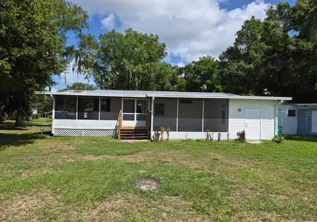 1st image of 301 Se 5th Ave, Okeechobee, FL 34974 | MLS# B26013040