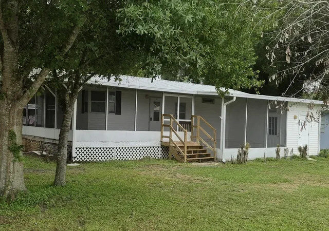 2nd image of 301 Se 5th Ave, Okeechobee, FL 34974 | MLS# B26013040