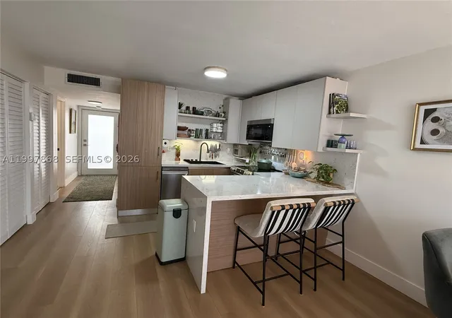 Homes for sale in Miami Beach, FL | 1666 West Ave #305, Miami Beach, FL 33139 | MLS# A11997868