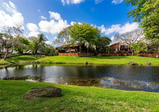 2nd image of 6724 Sw 114th Pl #E, Miami, FL 33173 | MLS# A11997232