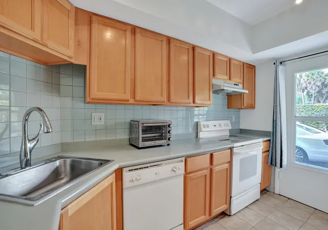Homes for sale in Fort Lauderdale, FL | 900 Sw 12Th St #100, Fort Lauderdale, FL 33315 | MLS# B26013159