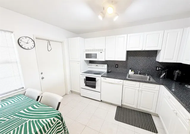 Homes for sale in Pompano Beach, FL | 2681 S Course Dr #511, Pompano Beach, FL 33069 | MLS# B26013229