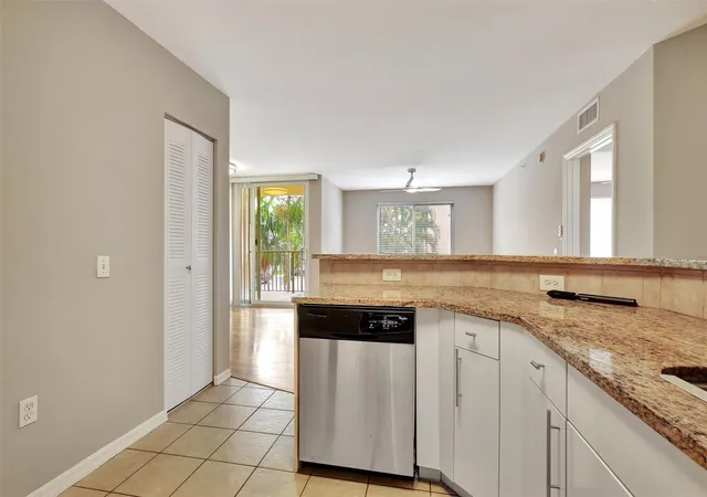 4th image of 310 Villa Cir #310, Boynton Beach, FL 33435 | MLS# B26013238