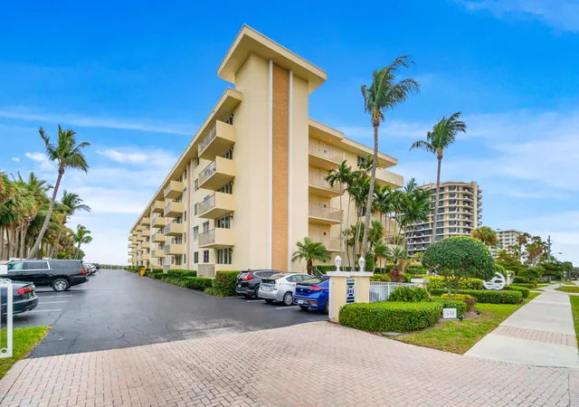 Homes for sale in Juno Beach, FL | 630 Ocean Dr, Juno Beach, FL 33408