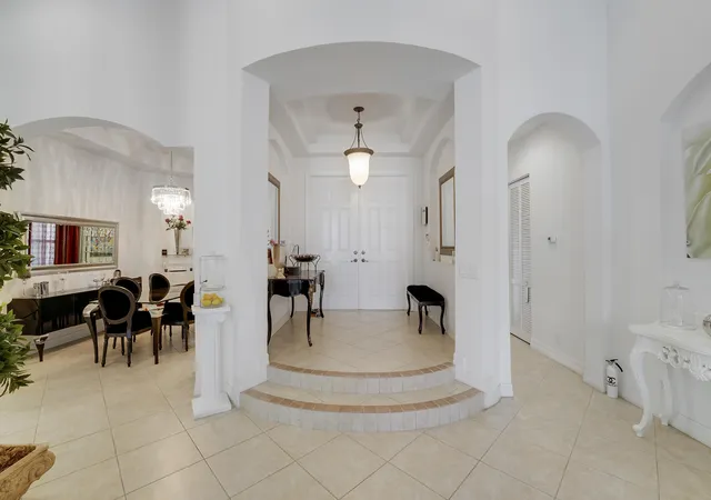 5th image of 8197 Butler Greenwood Dr, Royal Palm Beach, FL 33411 | MLS# B26013410