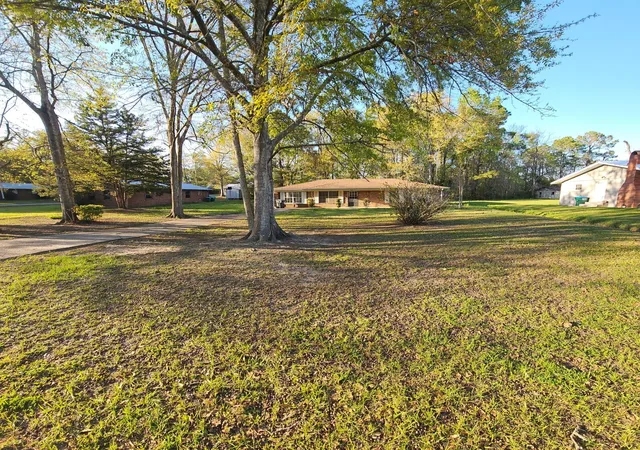3rd image of 503 Martin Luther King Junior Ave, Bonifay, FL 32425 | MLS# B26013555