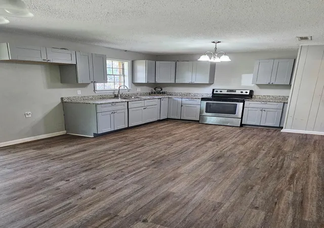 4th image of 503 Martin Luther King Junior Ave, Bonifay, FL 32425 | MLS# B26013555