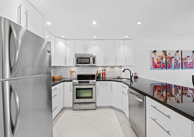 Homes for sale in Deerfield Beach, FL | 400 N Federal Hwy #315, Deerfield Beach, FL 33441 | MLS# B26013686