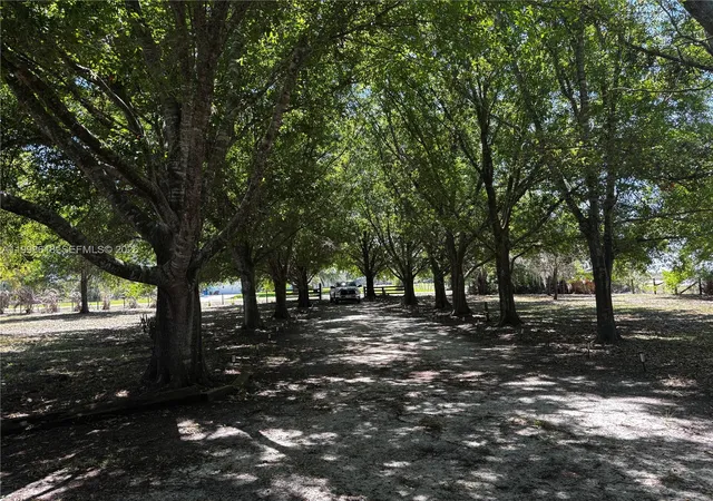 3rd image of 10800 S Jefferson Ave, Lake Placid, FL 33852 | MLS# A11998618