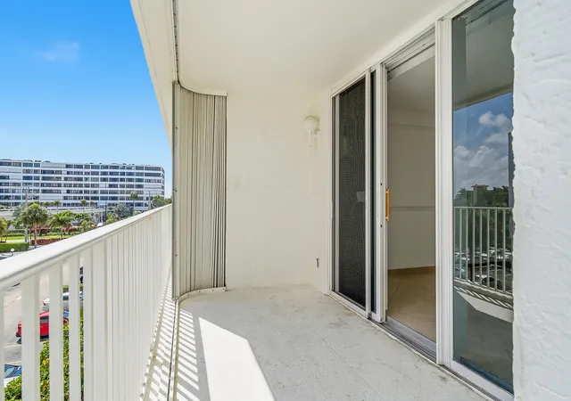 4th image of 3580 S Ocean Blvd, South Palm Beach, FL 33480