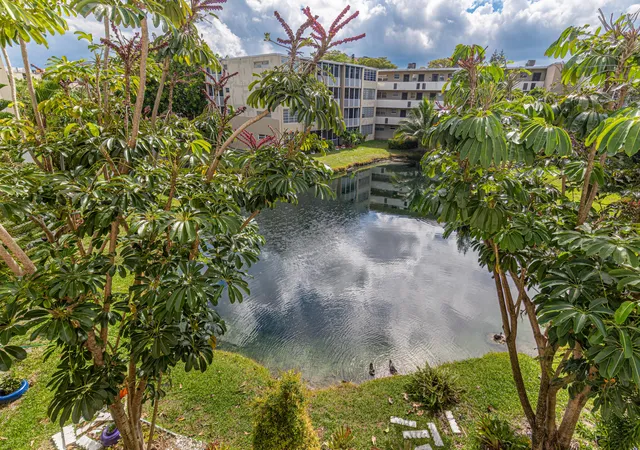 5th image of 1660 Ne 191St St #Unit 311, Miami, FL 33179 | MLS# B26013755