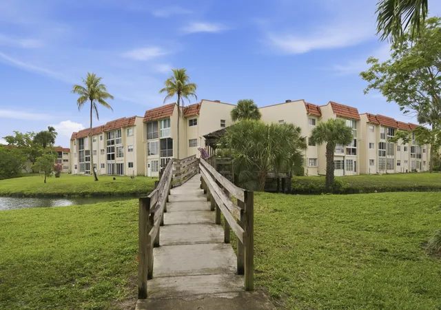 22nd image of 2900 Sunrise Lakes Dr W #201, Sunrise, FL 33322 | MLS# B26013845