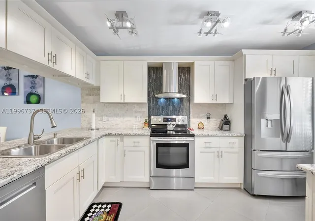 Homes for sale in Pompano Beach, FL | 3505 Oaks Wy, Pompano Beach, FL 33069