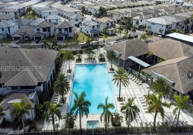Homes for sale in Doral, FL | 8167 41st St, Doral, FL 33166 | Houzeo