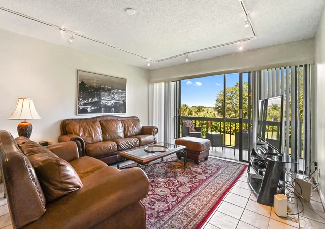 Homes for sale in West Palm Beach, FL | 2500 Presidential Wy #302, West Palm Beach, FL 33401 | MLS# B26014200