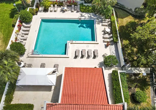 Homes for sale in West Palm Beach, FL | 2500 Presidential Way, West Palm Beach, FL 33401 | Houzeo