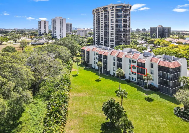 Homes for sale in West Palm Beach, FL | 2500 Presidential Wy #302, West Palm Beach, FL 33401 | MLS# B26014200