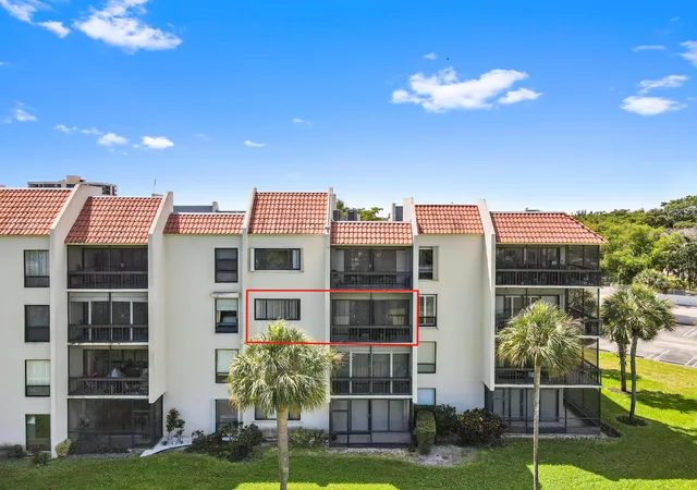 Homes for sale in West Palm Beach, FL | 2500 Presidential Wy #302, West Palm Beach, FL 33401 | MLS# B26014200