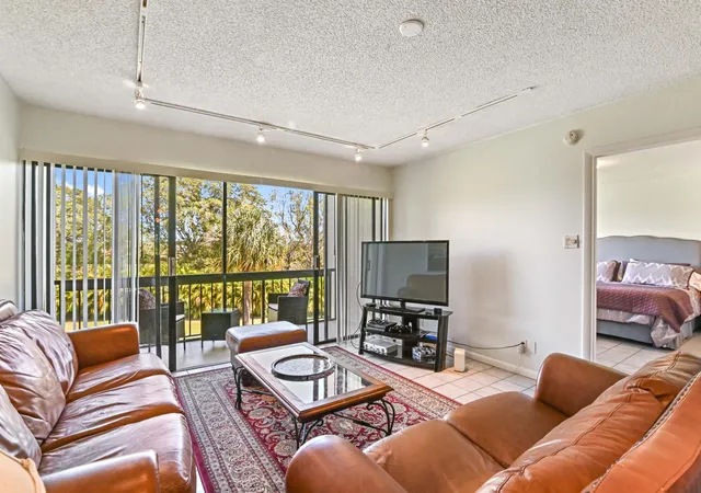Homes for sale in West Palm Beach, FL | 2500 Presidential Wy #302, West Palm Beach, FL 33401 | MLS# B26014200