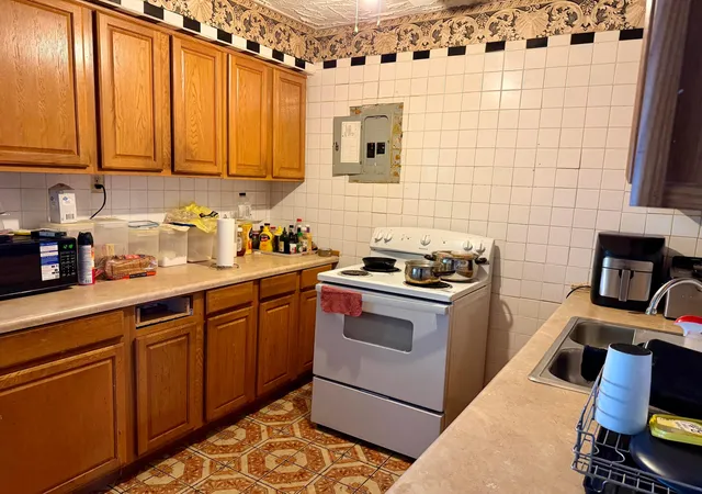 5th image of 1004 Nw 12Th St, Fort Lauderdale, FL 33311 | MLS# B26014408