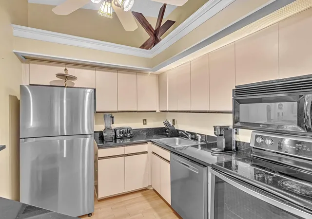 3rd image of 1109 Duncan Cir #202, Palm Beach Gardens, FL 33418 | MLS# B26014557