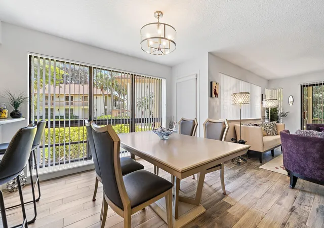 5th image of 128 Brackenwood Rd, Palm Beach Gardens, FL 33418