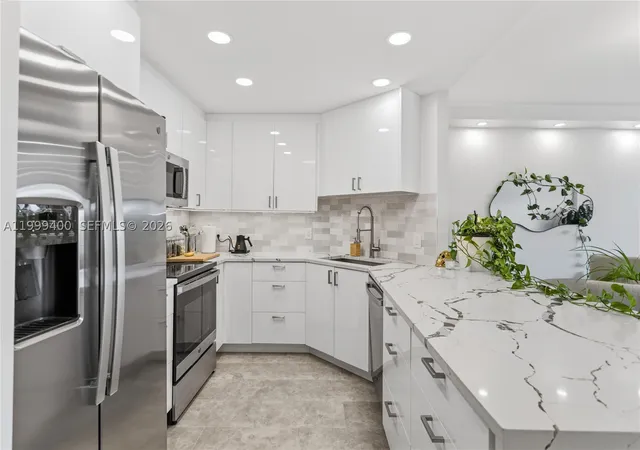 Listing Photo 1 - Condo for sale in building located at 340 Sunset Dr, North Lauderdale, FL 33301 - Unit #407