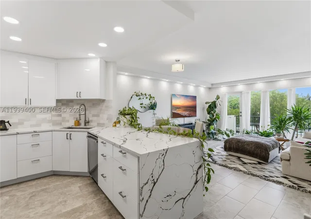 Listing Photo 2 - Condo for sale in building located at 340 Sunset Dr, North Lauderdale, FL 33301 - Unit #407