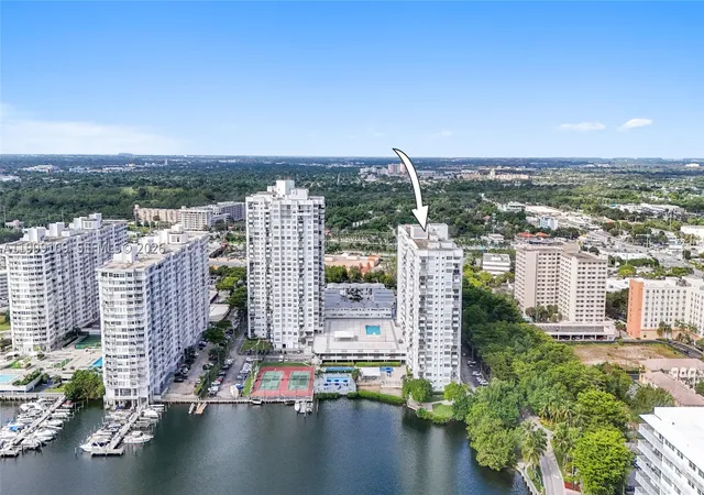 Photo 4 of Condo for sale at 2780 Ne 183Rd St #1802, Aventura, FL 33160 | MLS# A11999169 | Listing updated on 2026-09-29
