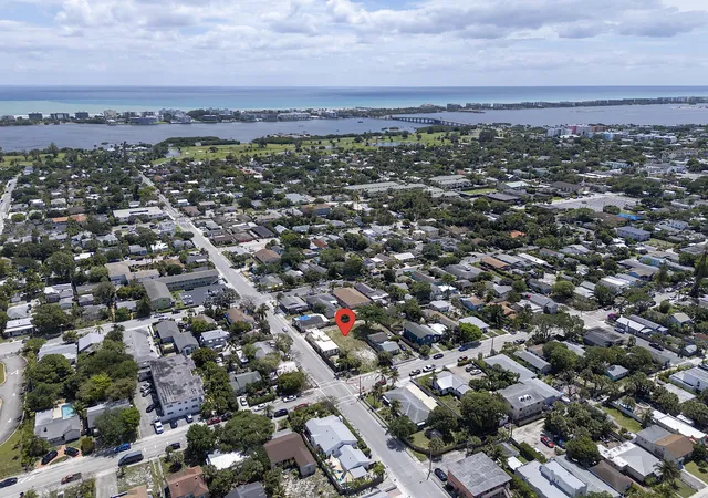 3rd image of 628 N K St, Lake Worth Beach, FL 33460 | MLS# B26014643