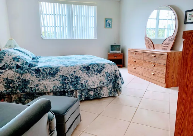 Homes for sale in Lauderdale Lakes, FL | 2800 Nw 47th Ter #304, Lauderdale Lakes, FL 33313 | MLS# B26014670