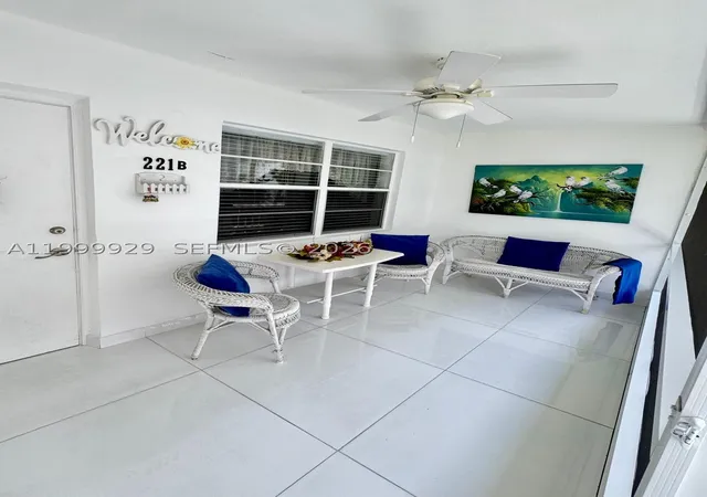 5th image of 581 Blue Heron Dr #221-B, Hallandale Beach, FL 33009 | MLS# A11999929