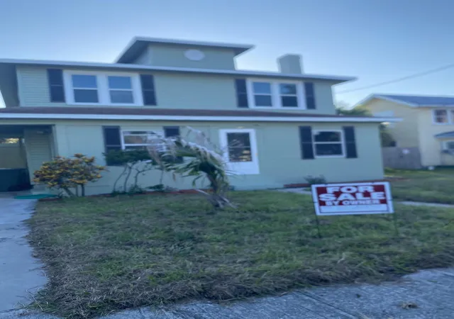 3rd image of 319 N 11Th St, Fort Pierce, FL 34950 | MLS# B26014790