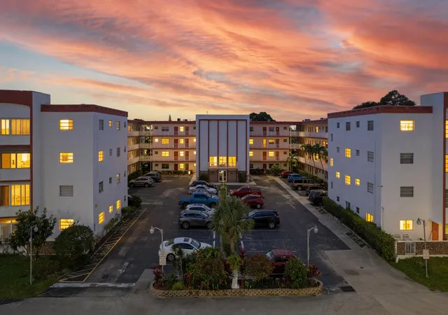 Homes for sale in Lauderdale Lakes, FL | 4000 Nw 44th Ave #207, Lauderdale Lakes, FL 33319 | MLS# B26014805
