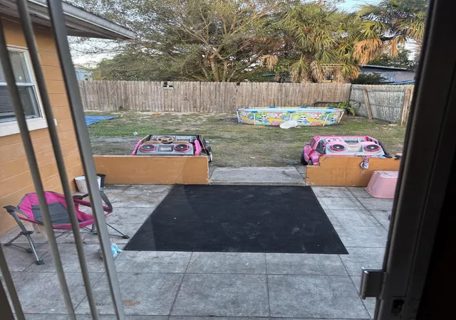 Homes for sale in Vero Beach, FL | 390 Sw 7th Rd Rd Sw, Vero Beach, FL 32962 | MLS# B26014812