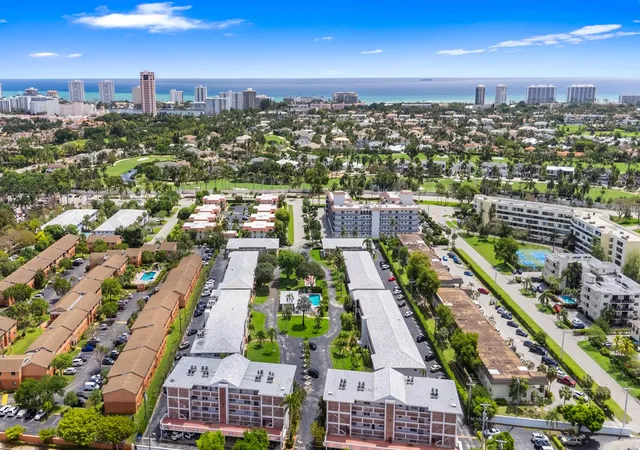 2nd image of 25 Se 13Th St, Boca Raton, FL 33432